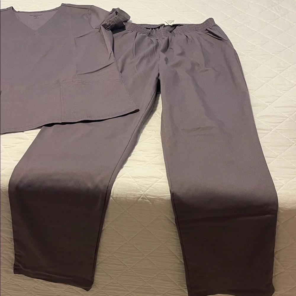 Work scrub Set - Picture 5 of 7